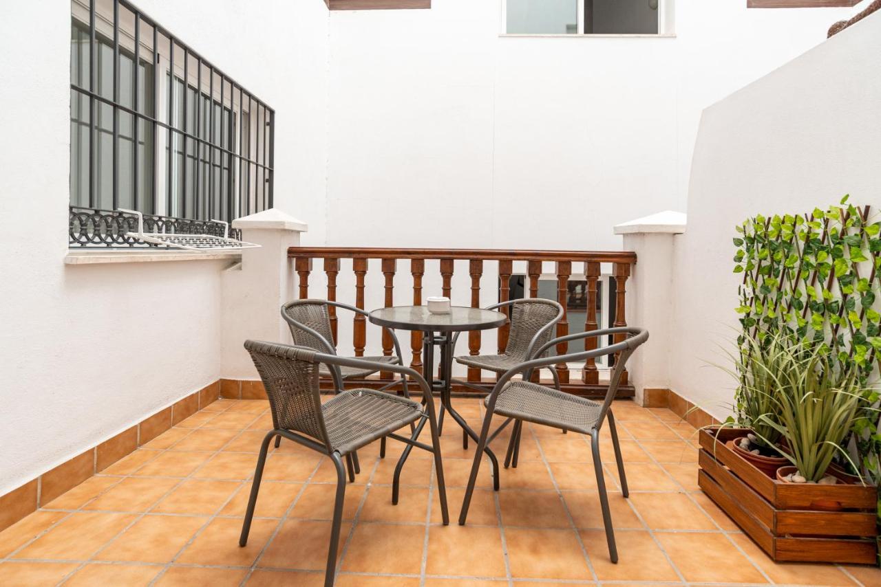 Апартаменты Dobo Malaga Puerto Экстерьер фото