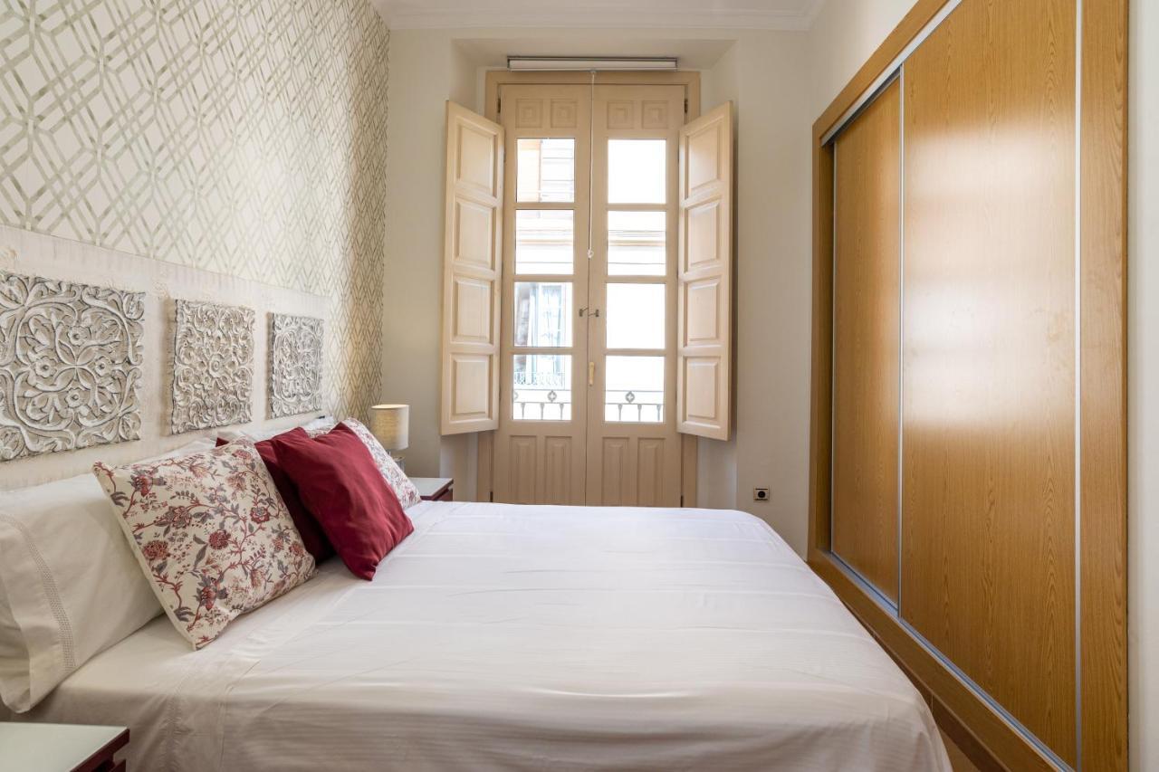 Апартаменты Dobo Malaga Puerto Экстерьер фото